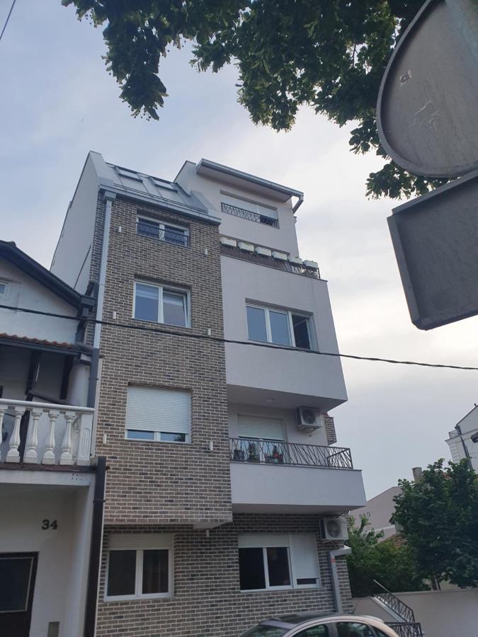 Ferienwohnung Porodicno-Poslovni Udoban Stan Belgrad Exterior foto