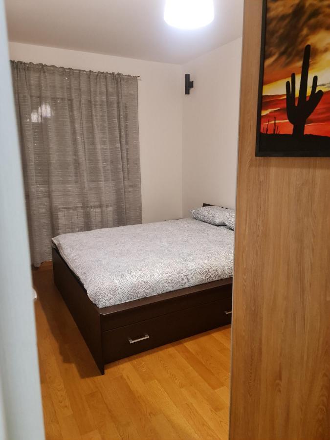 Ferienwohnung Porodicno-Poslovni Udoban Stan Belgrad Exterior foto