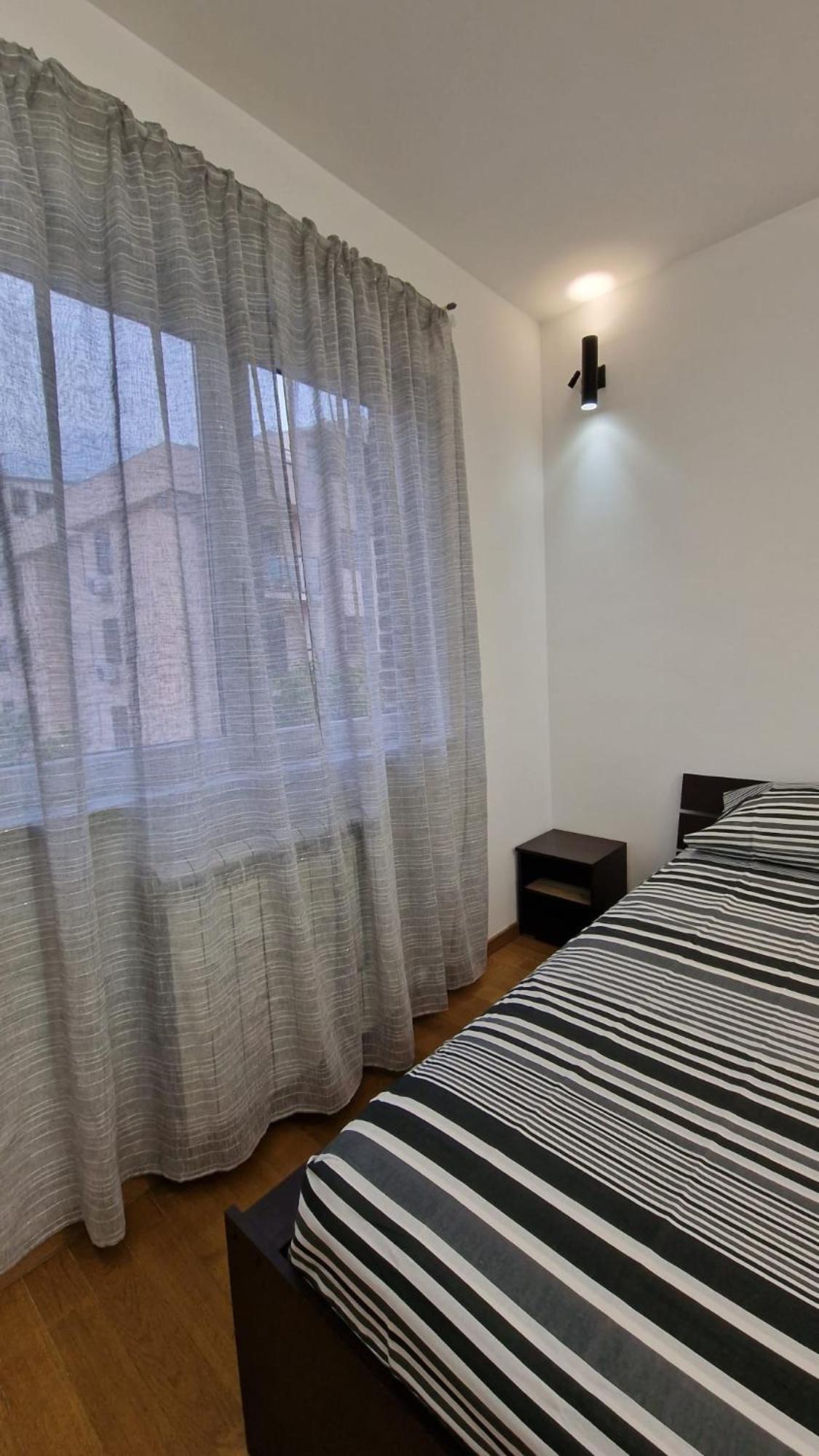 Ferienwohnung Porodicno-Poslovni Udoban Stan Belgrad Exterior foto