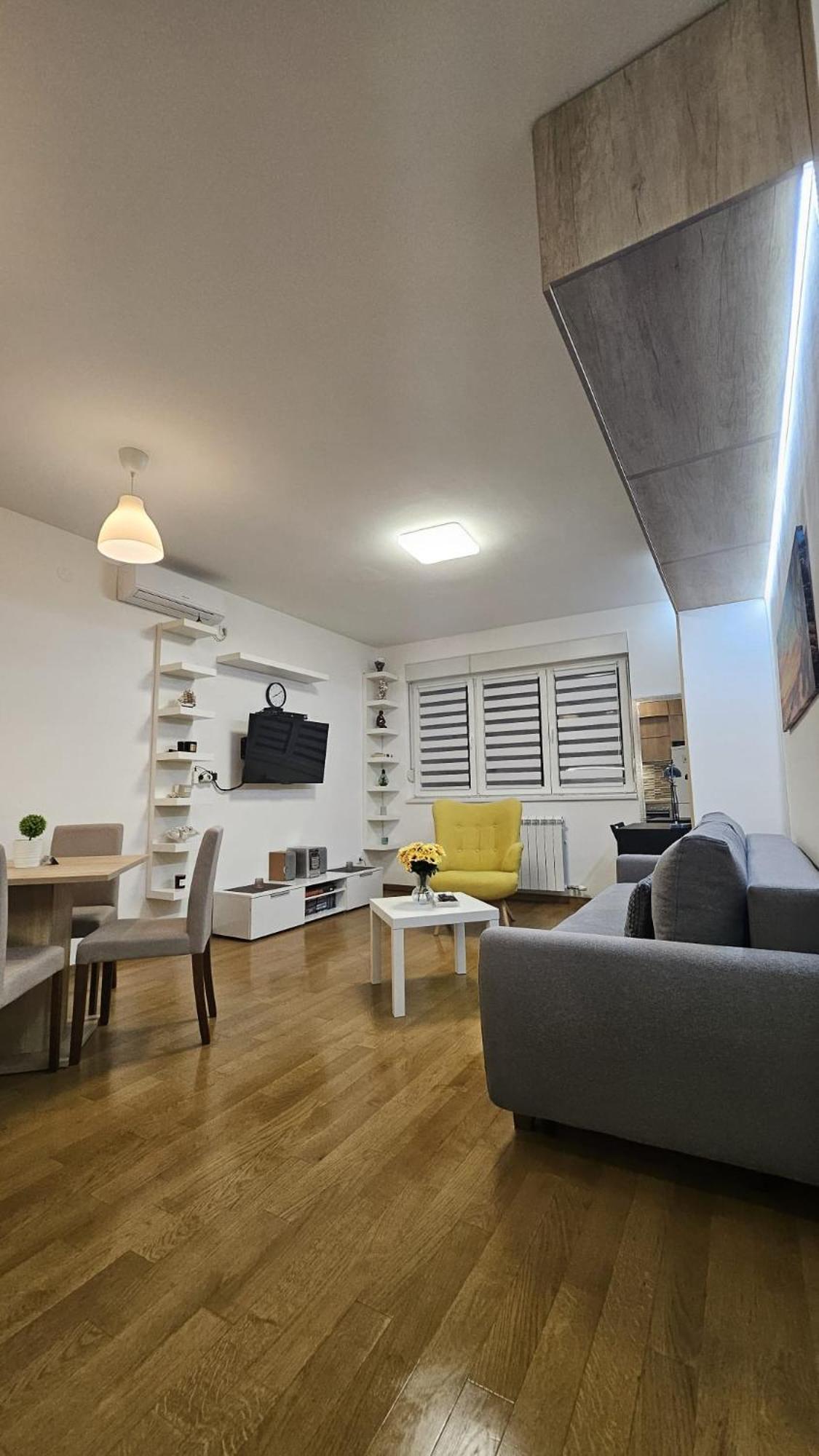 Ferienwohnung Porodicno-Poslovni Udoban Stan Belgrad Exterior foto
