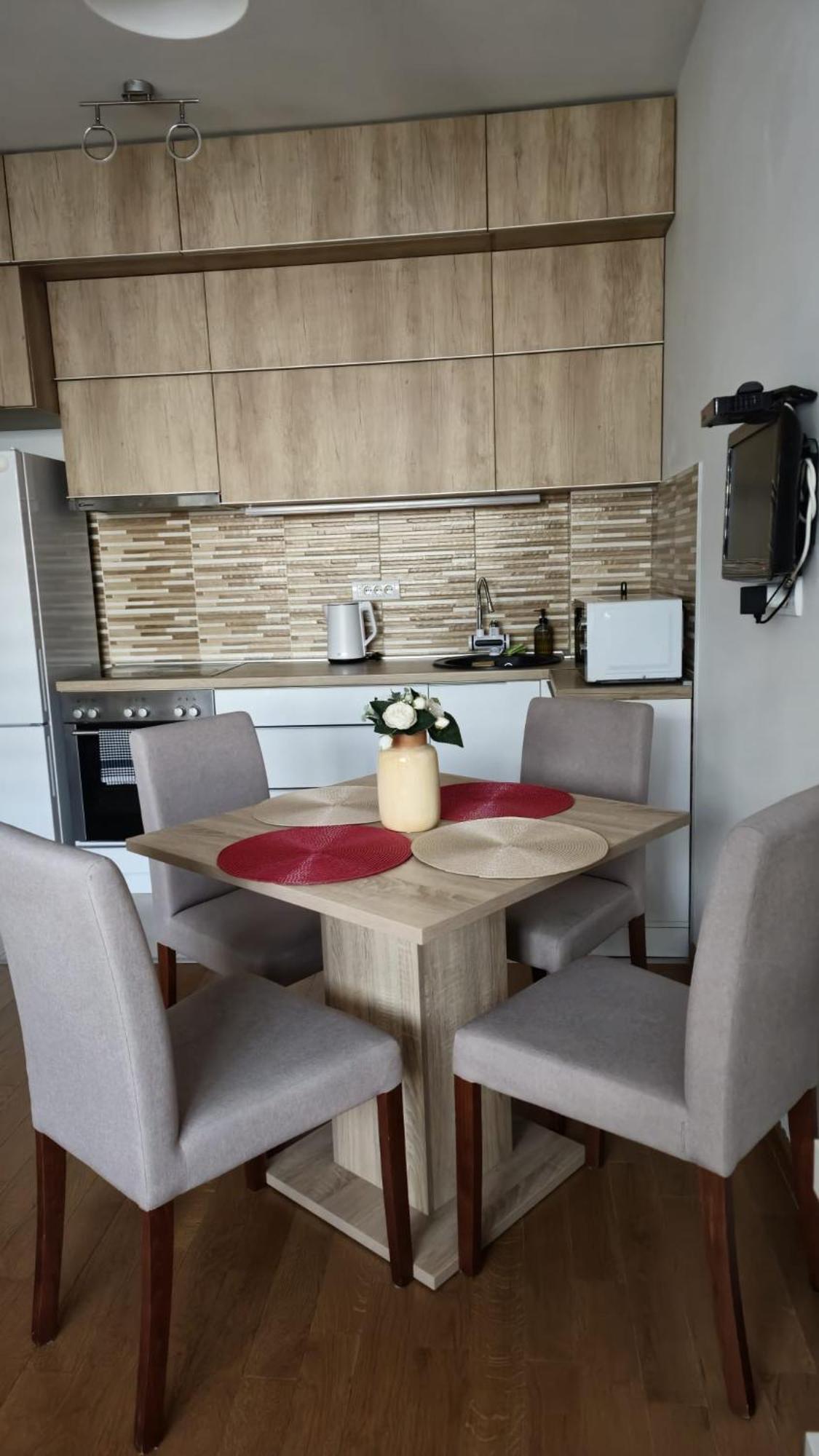 Ferienwohnung Porodicno-Poslovni Udoban Stan Belgrad Exterior foto
